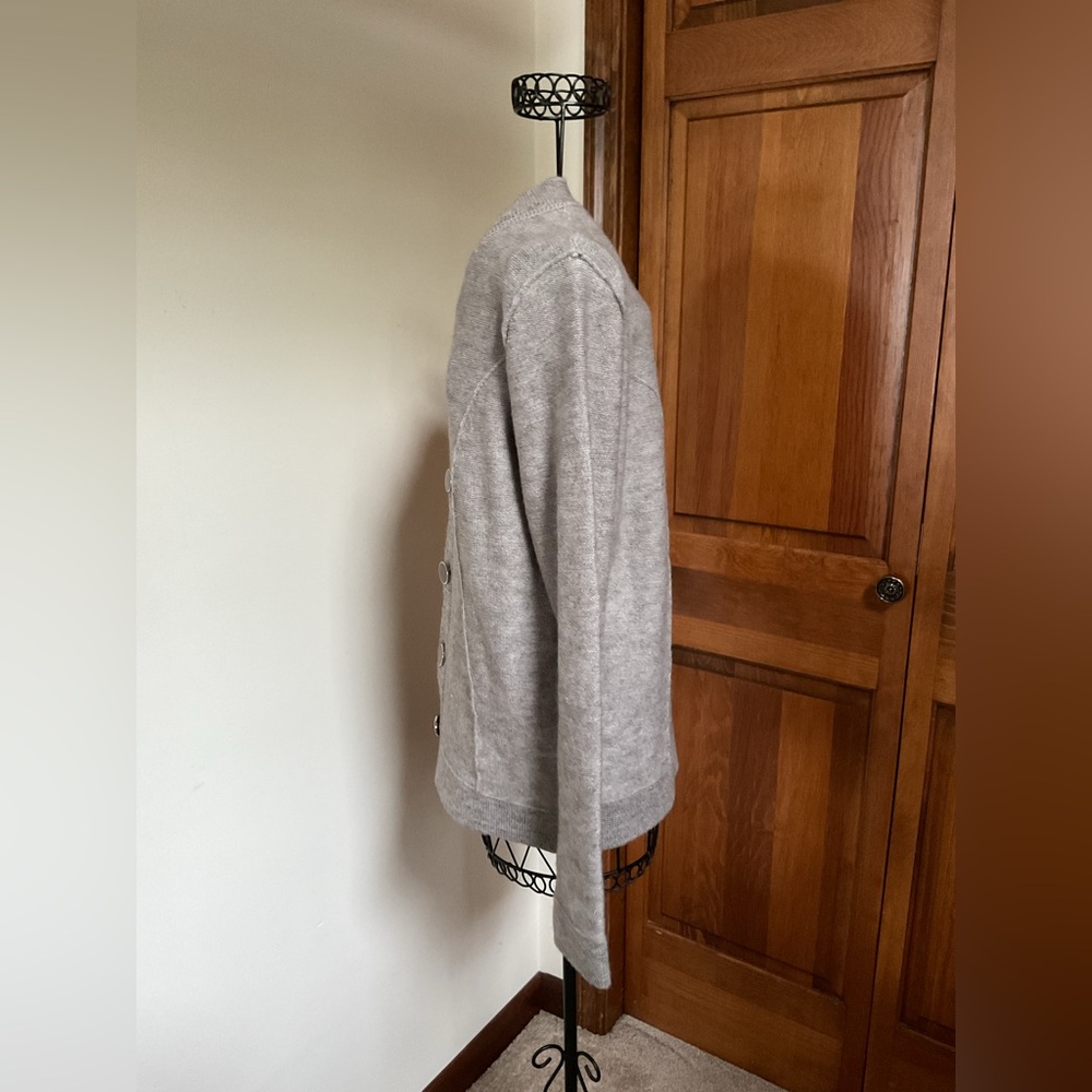 NWT Made With Love Gray/Beige Cardigan Button Down Detail Size Large - Picture 4 of 8